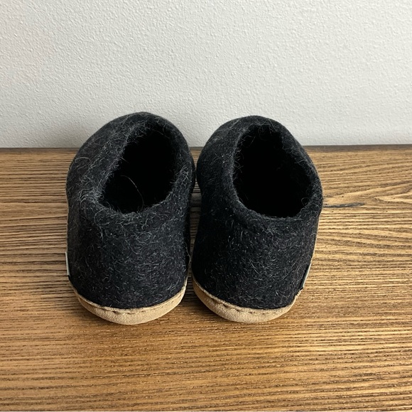 Glerups Charcoal Wool Slippers, New in Box - Picture 6 of 12